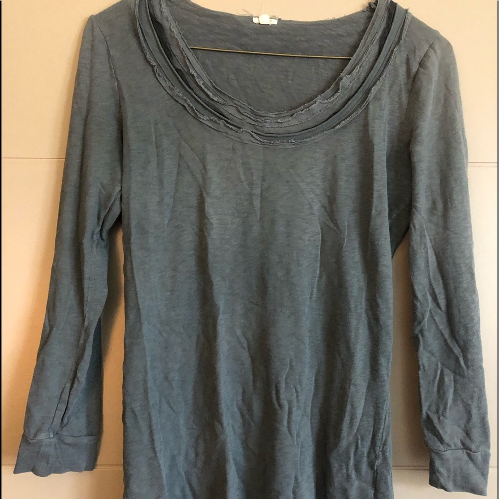 Grey tshirt
